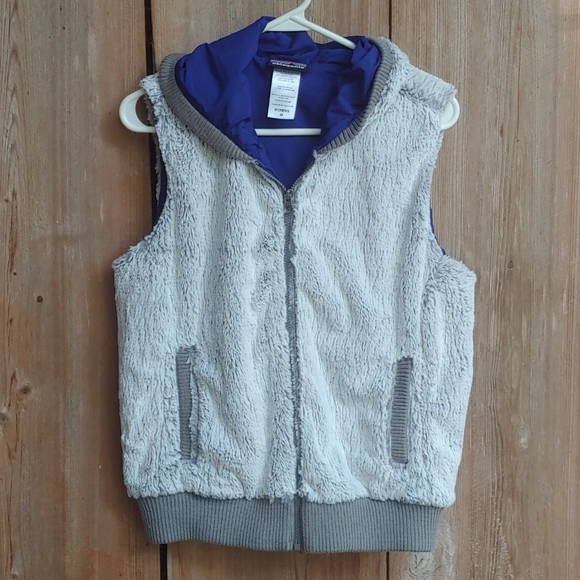 Patagonia Fur Grey Vest with Purple lining Size M - Picture 1 of 3